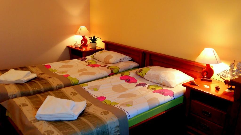 Hotel Spinaker Леба Екстериор снимка
