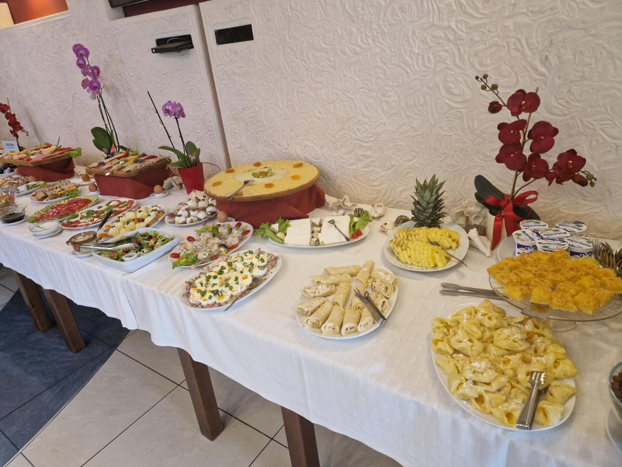 Hotel Spinaker Леба Екстериор снимка