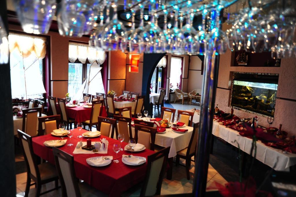 Hotel Spinaker Леба Екстериор снимка