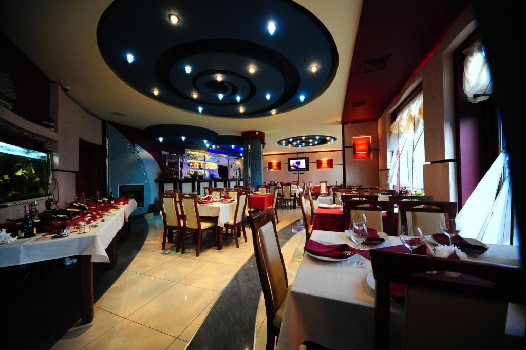 Hotel Spinaker Леба Екстериор снимка