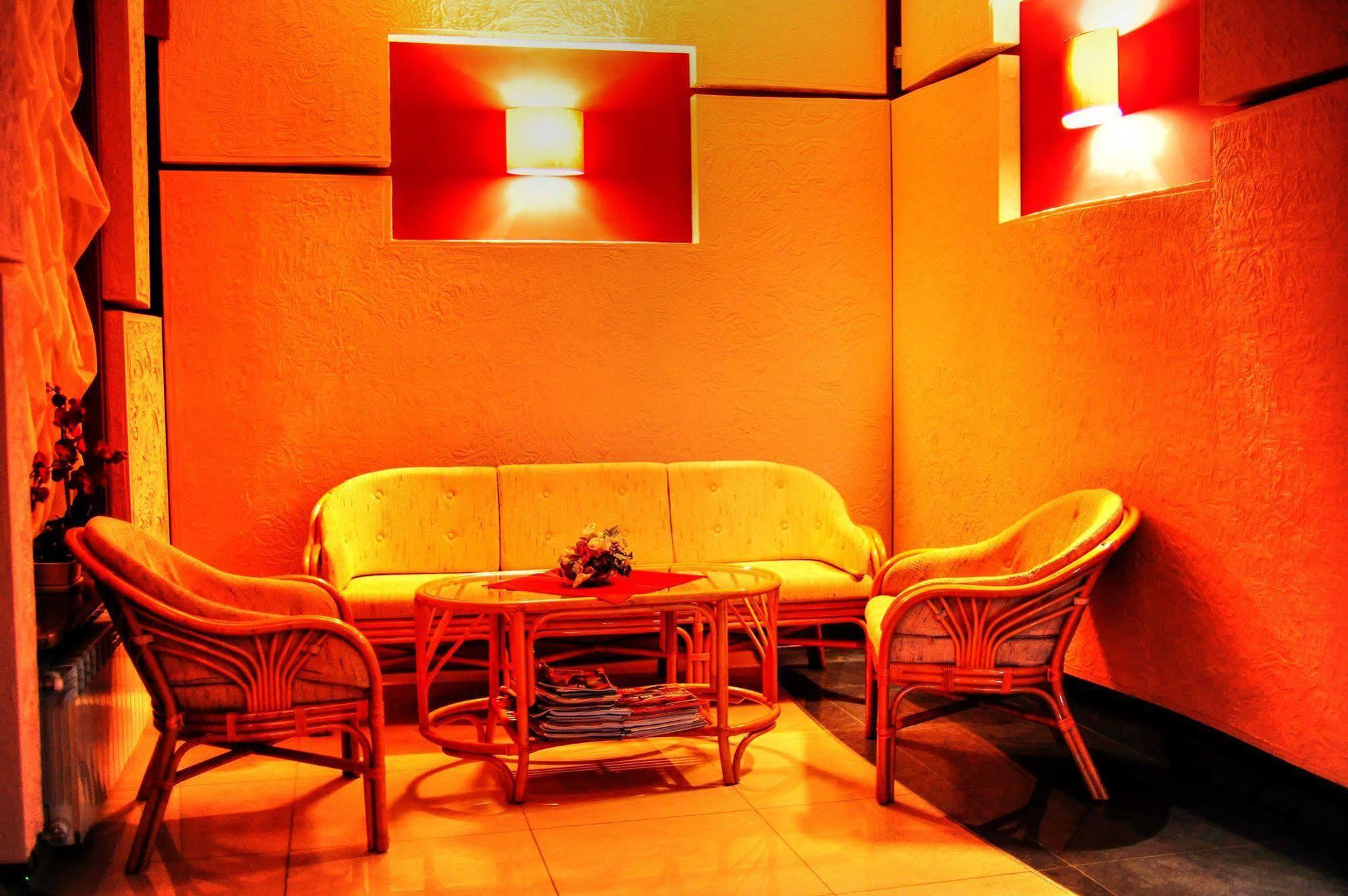 Hotel Spinaker Леба Екстериор снимка