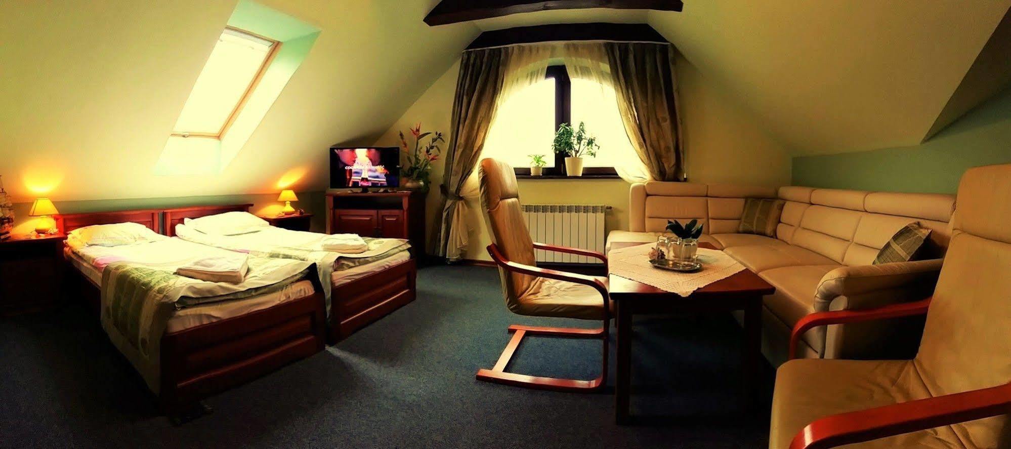 Hotel Spinaker Леба Екстериор снимка
